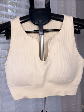 Ribbed Seamless Longline Sports Bra Crop Top Ivory Cream Size M Unbranded